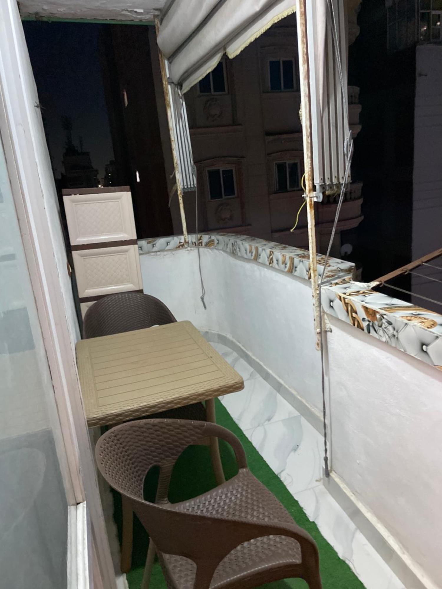 Cozy Flat Near Downtown Almorsi *